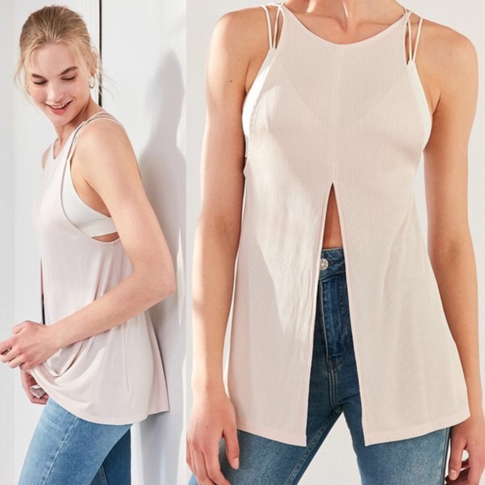 ⭕️ CLEAROUT! UO pink nova swing tank